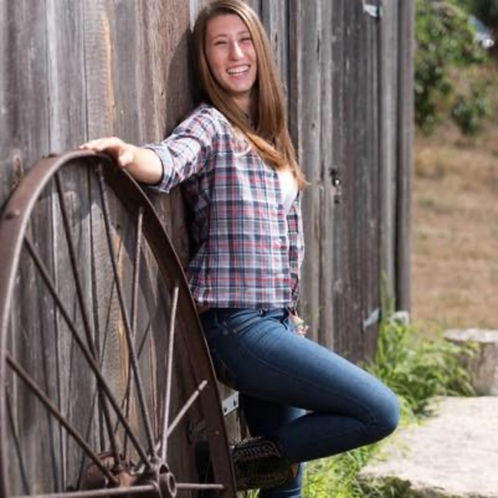 Meet your Posher, Devyn